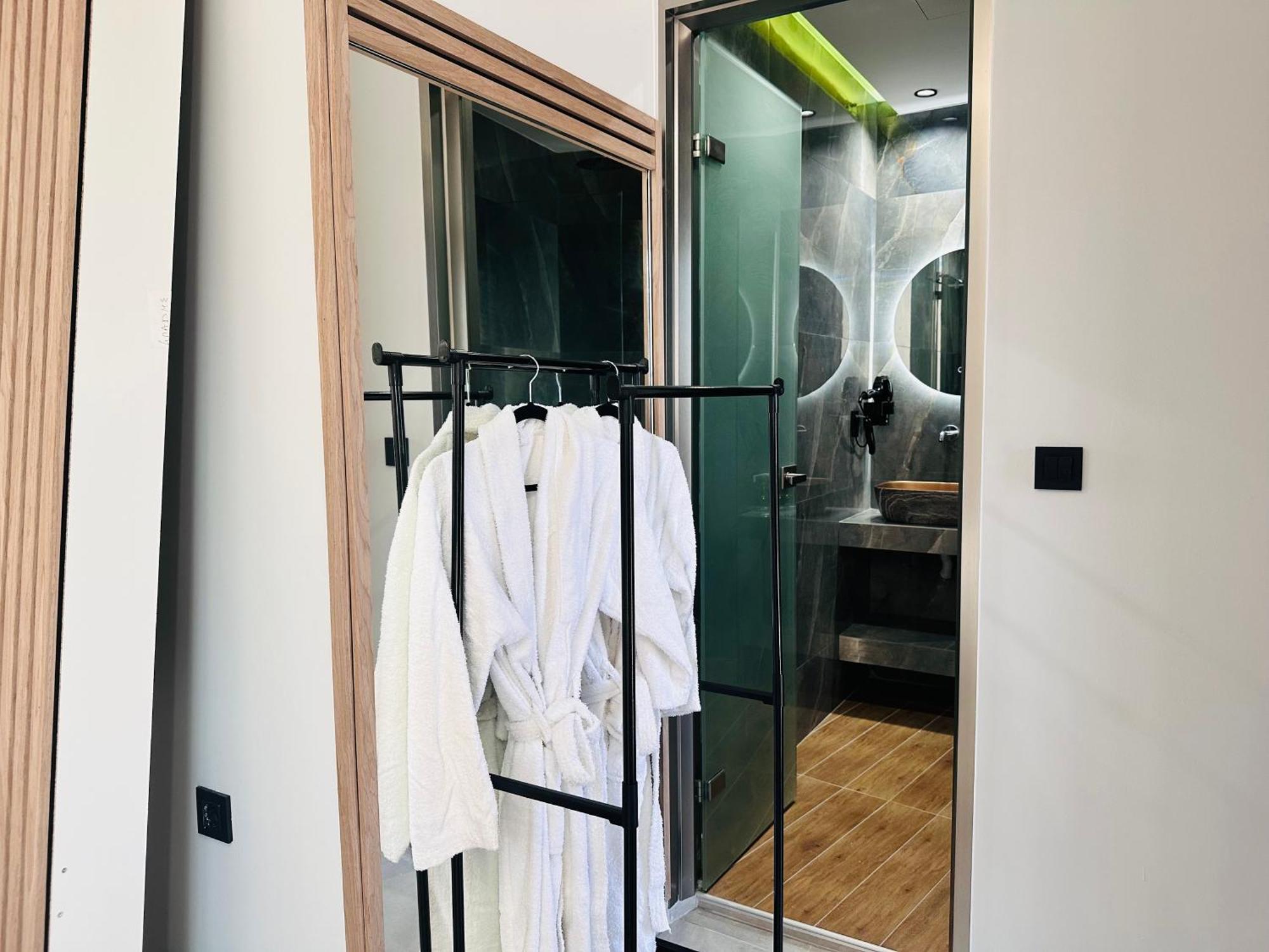 Moon Boutique Hotel Лаганас Екстериор снимка